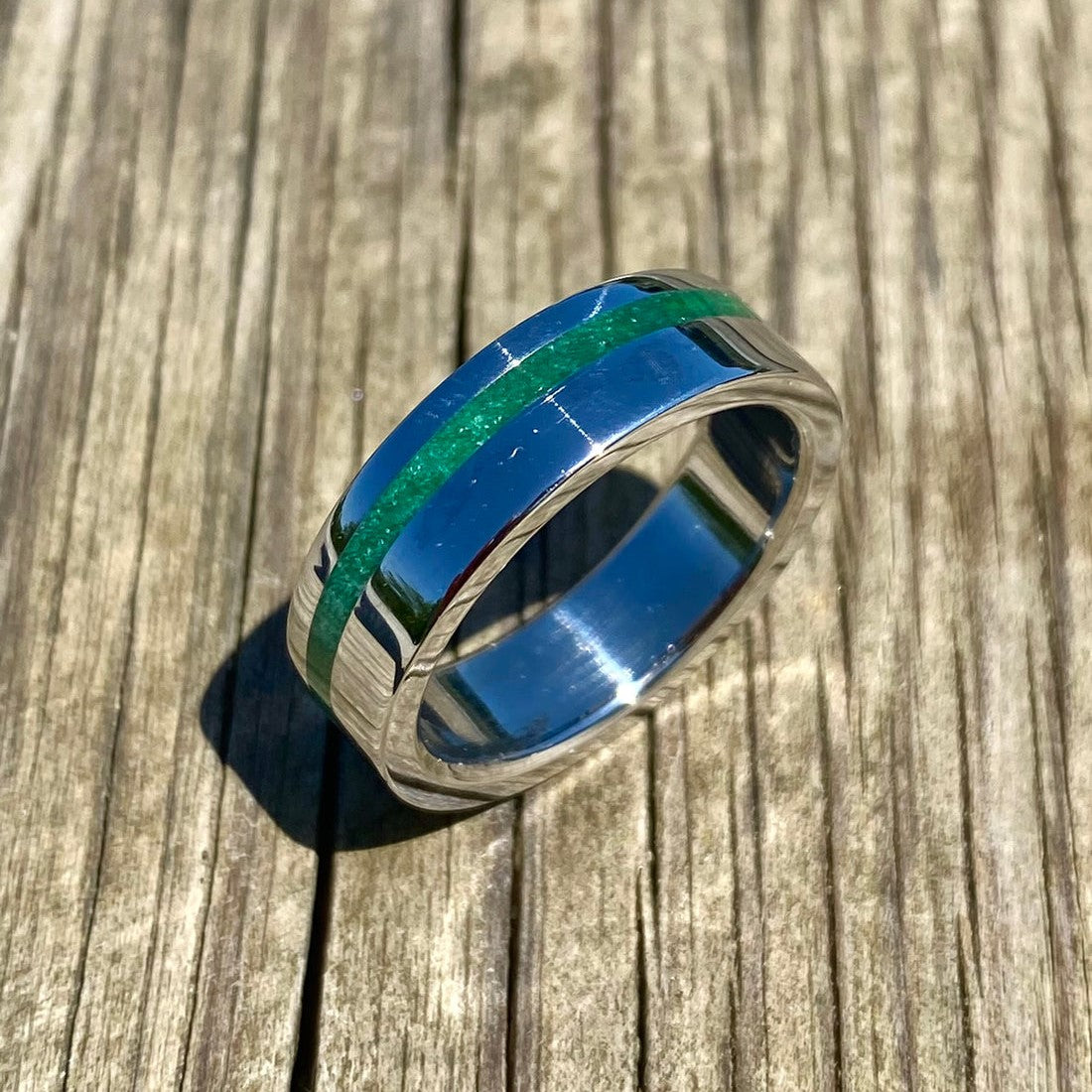 Green Jade Ring with Side Inlay